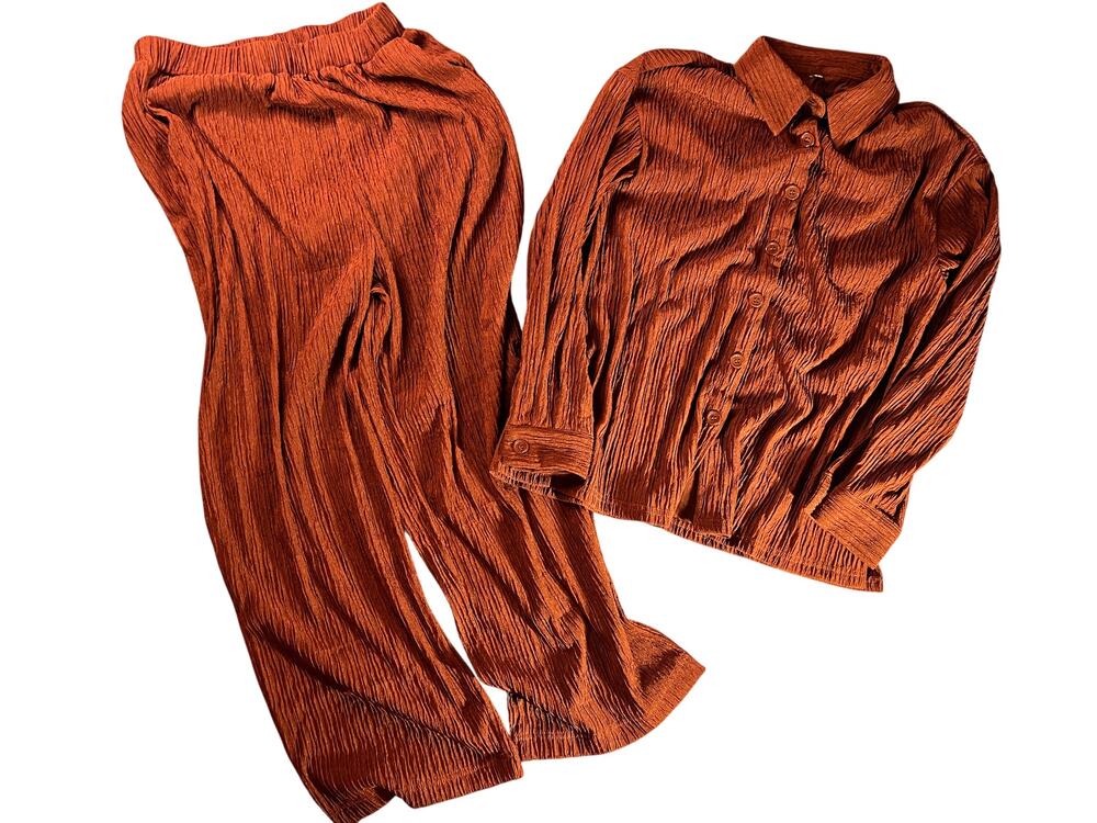 Rust orange long-sleeve button-down shirt and pants crinkled classic lapel M